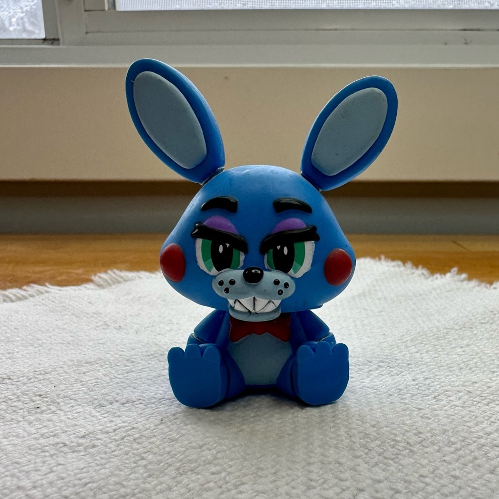 FNAF Mystery Mini Figure Toy Bonnie Blue Bunny Rabbit 5 Five Nights At Freddy’s